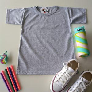 Remera escolar gris