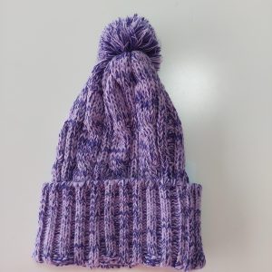 Gorro lila pompón