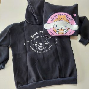 Buzo Cinnamoroll Wonder pop negro frisa