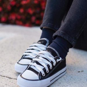 Zapatilla negra