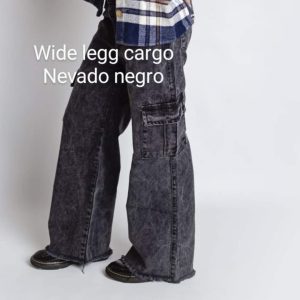 Pantalón jean Wide legg negro gastado