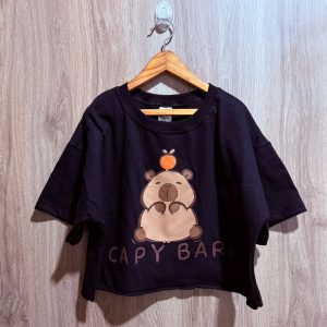 Remera m/c Crop Top Capybara orange negra