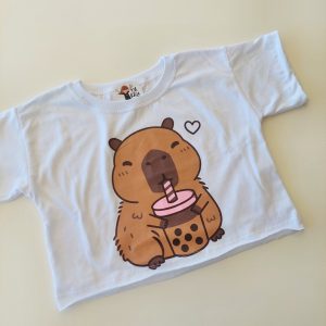 Remera Crop Top m/c Capybara Refresco Blanca