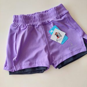 Short con calza violeta